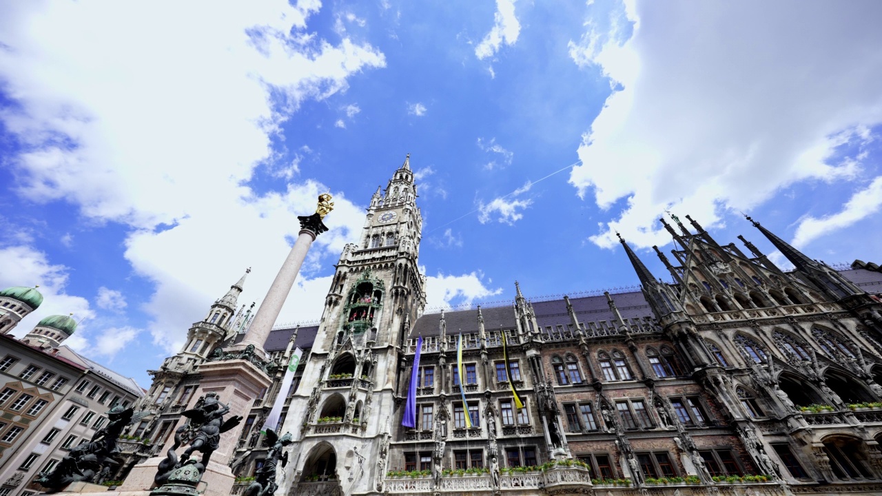 慕尼黑的新市政厅和Mariensäule(圣玛丽圆柱)视频素材