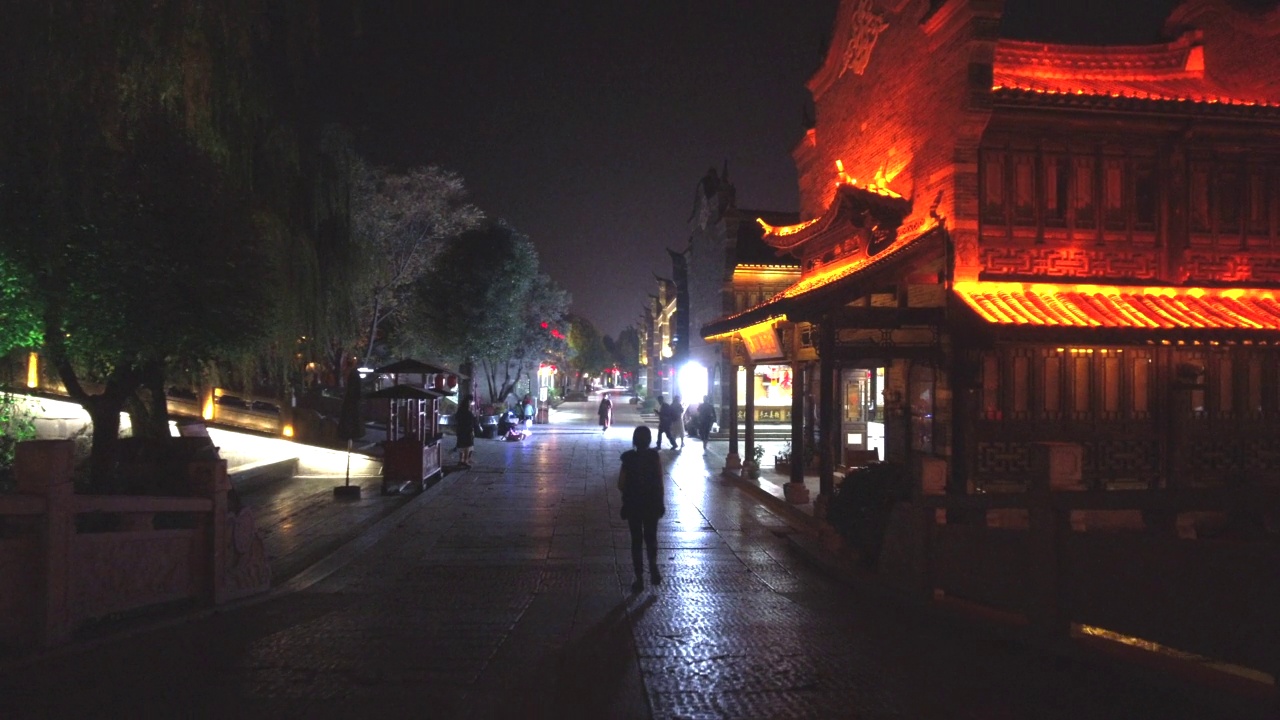 山东台儿庄的节日夜景视频素材