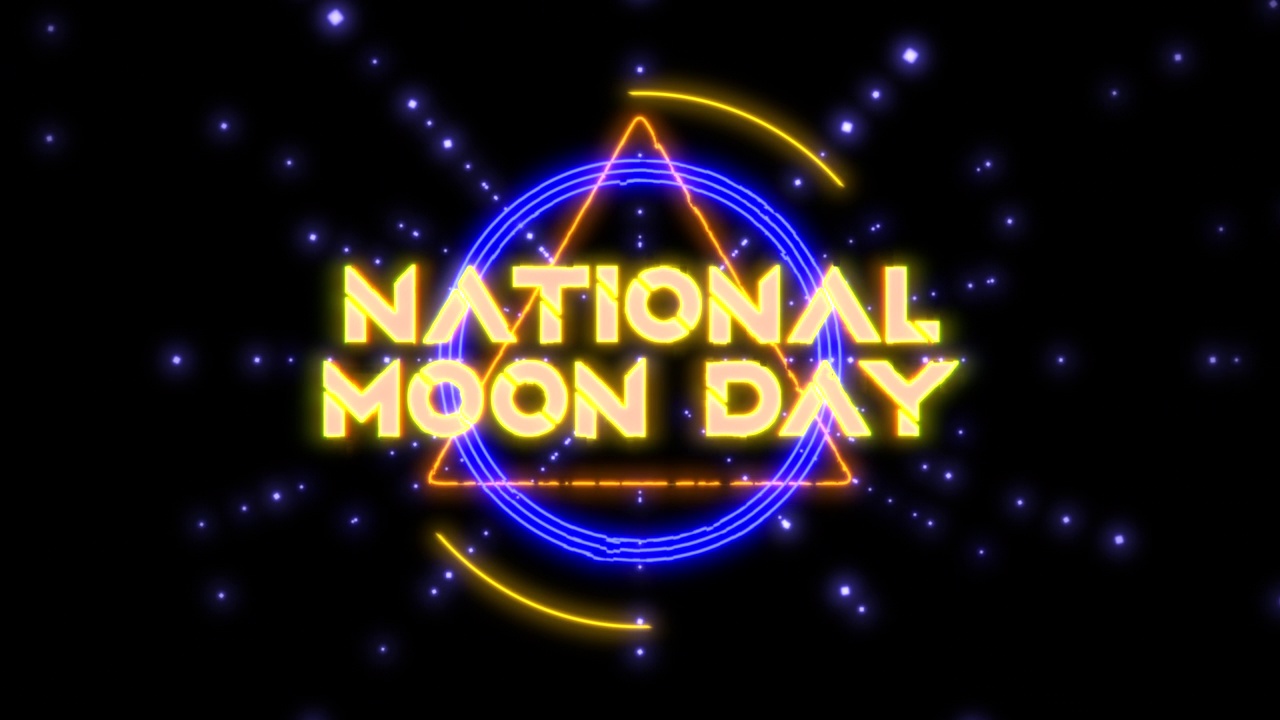 国家的月亮与蓝色的圆圈和黄色的三角形在星系视频下载