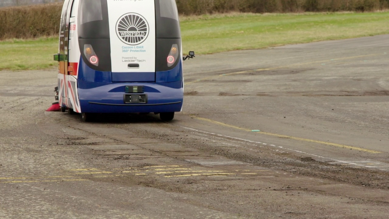 CU和WSs的机器人道路清扫器正在测试，英国视频下载