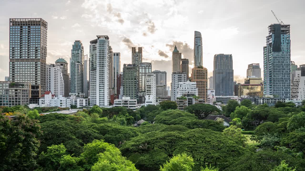 时光流逝，曼谷城景泰国绿城。视频素材