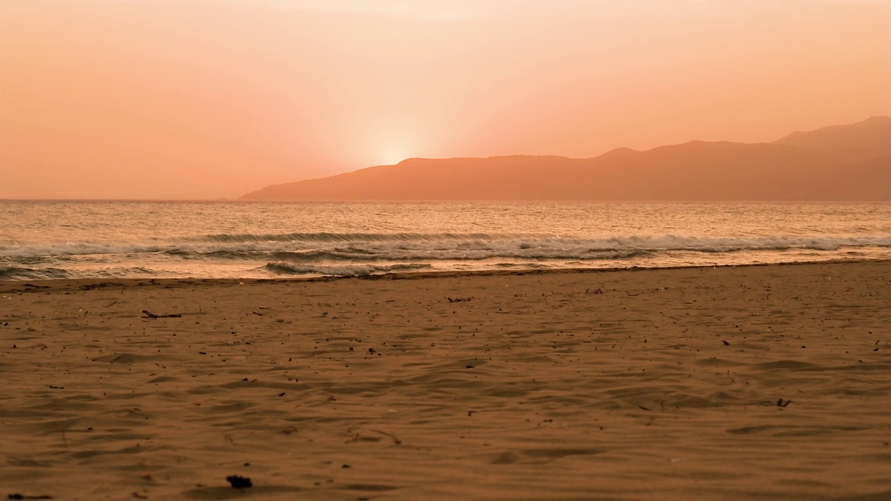 日落时的海滩视频素材