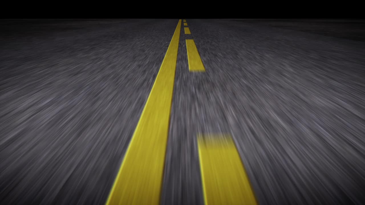 在夜间的道路上快速行驶视频素材