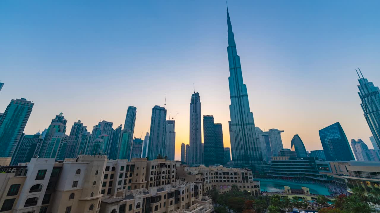 日落城市景观的时间推移迪拜市中心视频素材