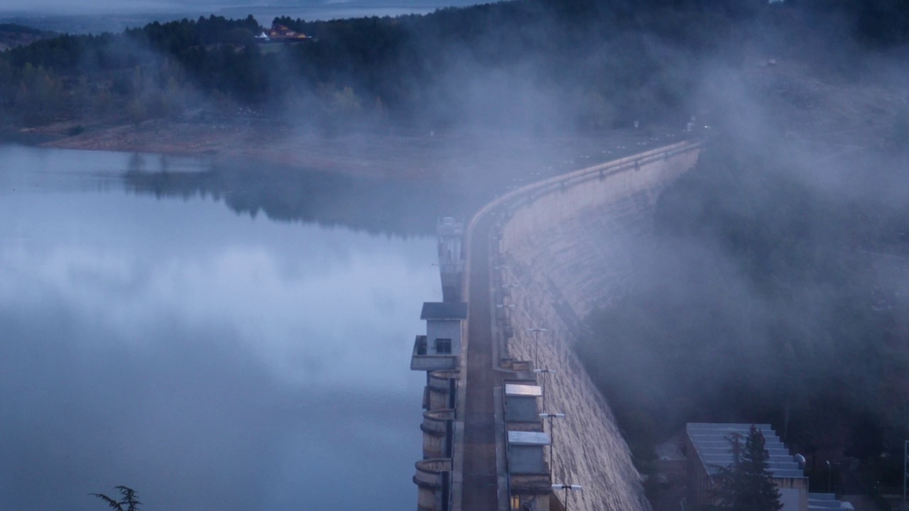 西班牙坎普埃巴尔斯阿吉拉尔大坝。时间流逝视频素材