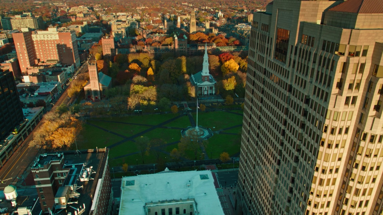 耶鲁大学和纽黑文格林在纽黑文，康涅狄格航空拍摄视频素材