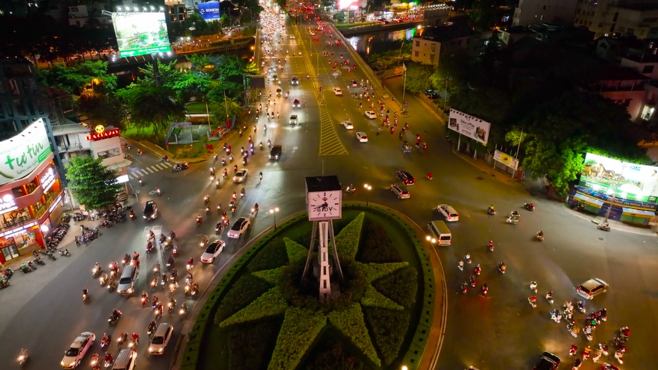 越南-胡志明市的夜晚-鸟瞰图-无人机4K 60fps视频素材