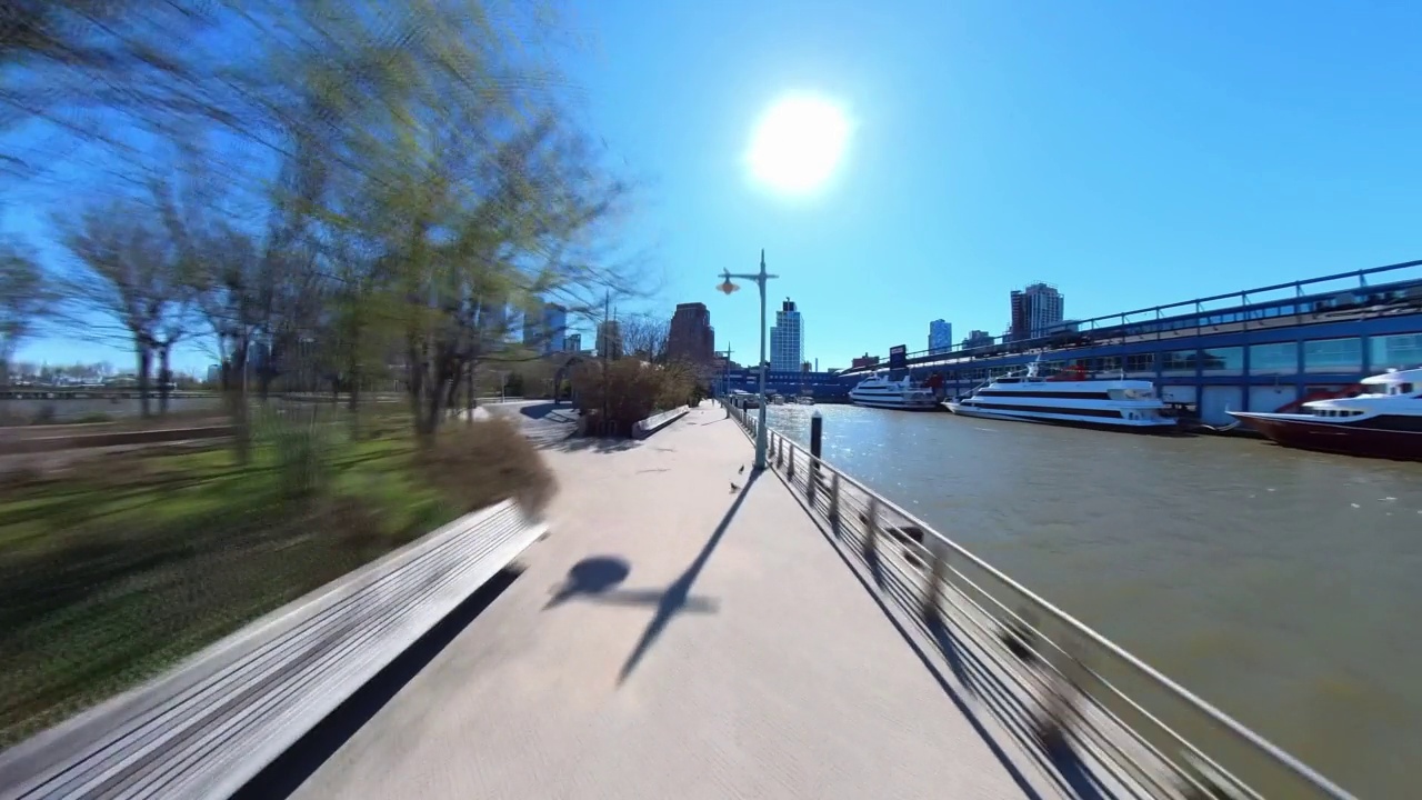 360度超移徒步游览纽约62号码头视频素材