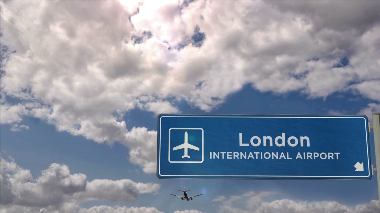 飞机在英国伦敦机场降落视频素材