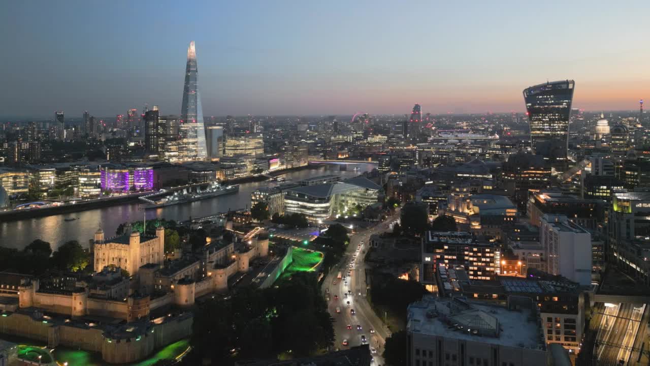 伦敦塔桥、泰晤士河、碎片大厦和伦敦塔的全景视频素材