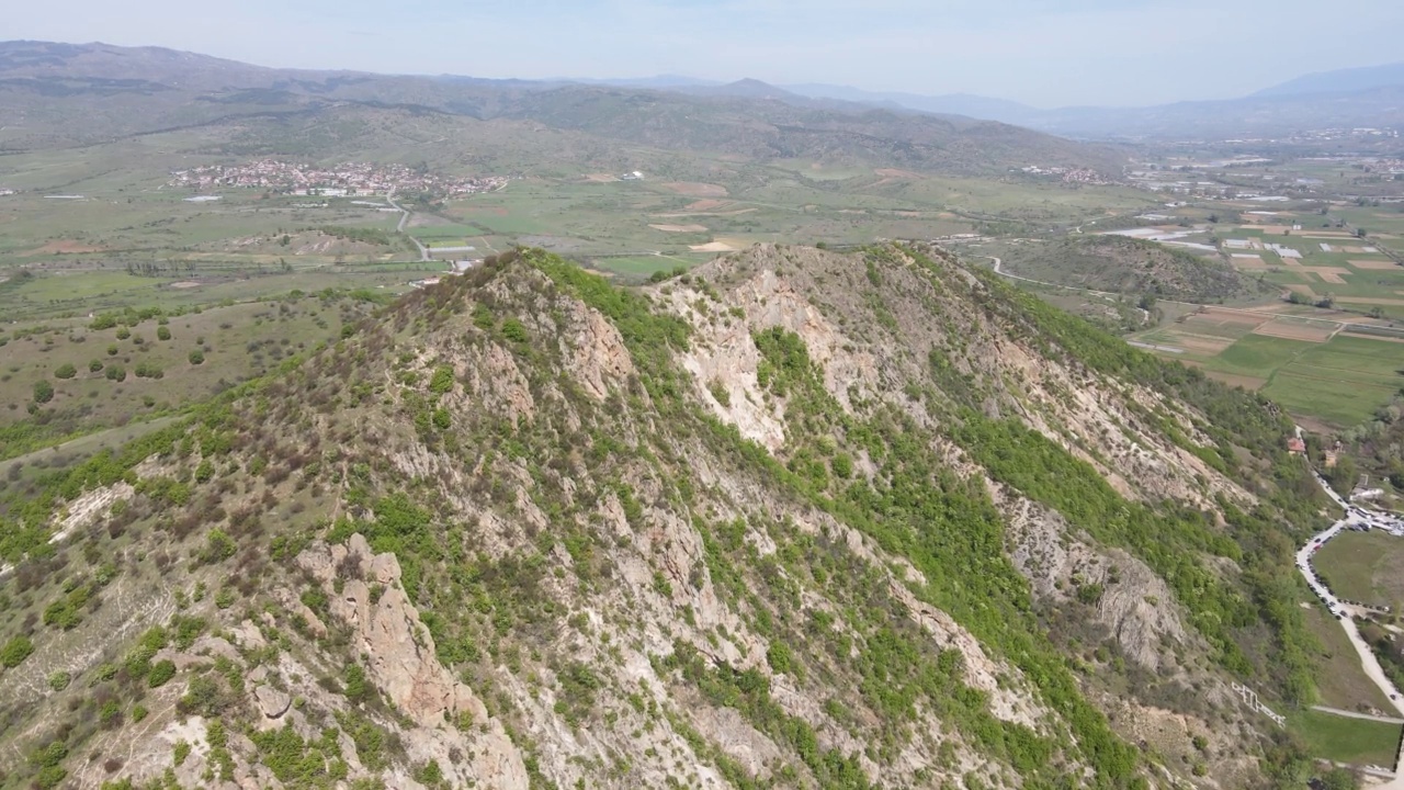 保加利亚Kozhuh山的鸟瞰图视频素材