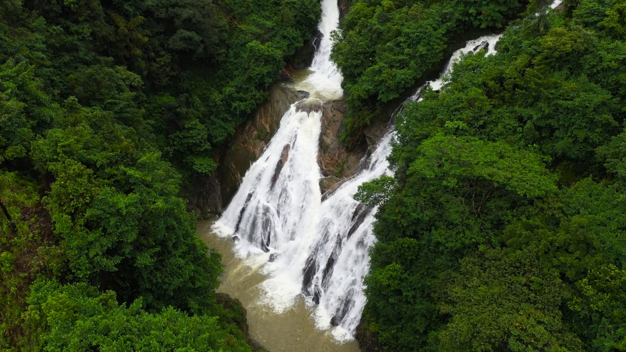 迪亚拉艾拉瀑布，斯里兰卡。视频素材