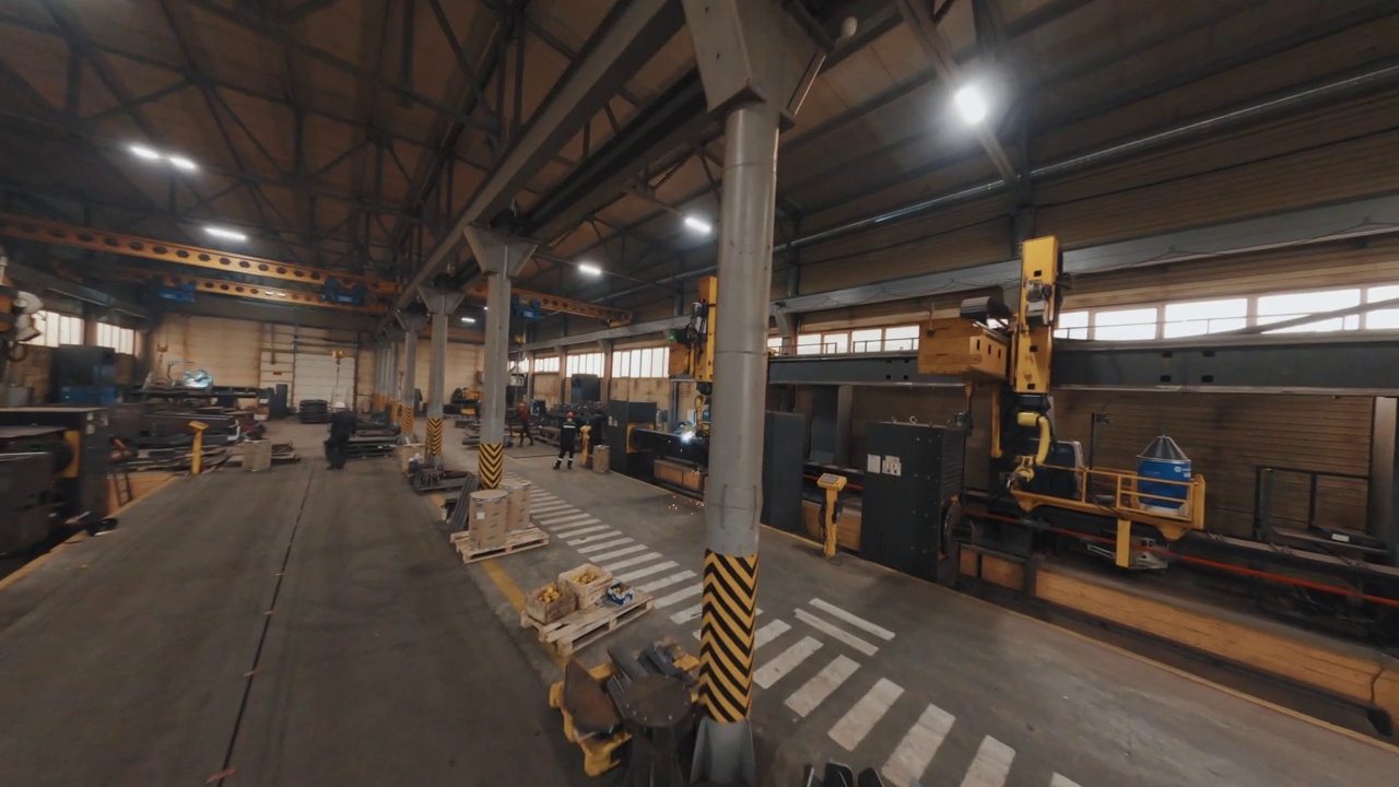 制造业机器人焊接视频素材