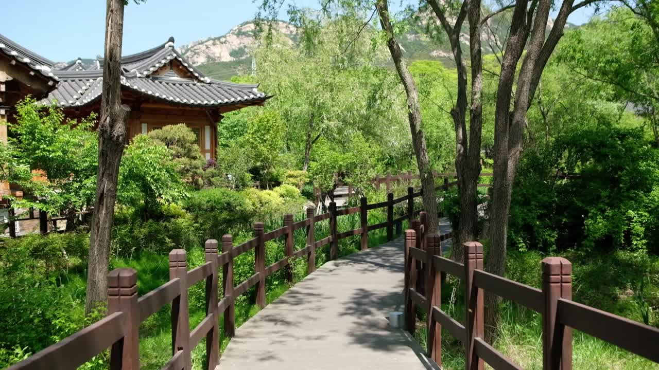 恩平韩屋村绿林路，韩国首尔视频素材