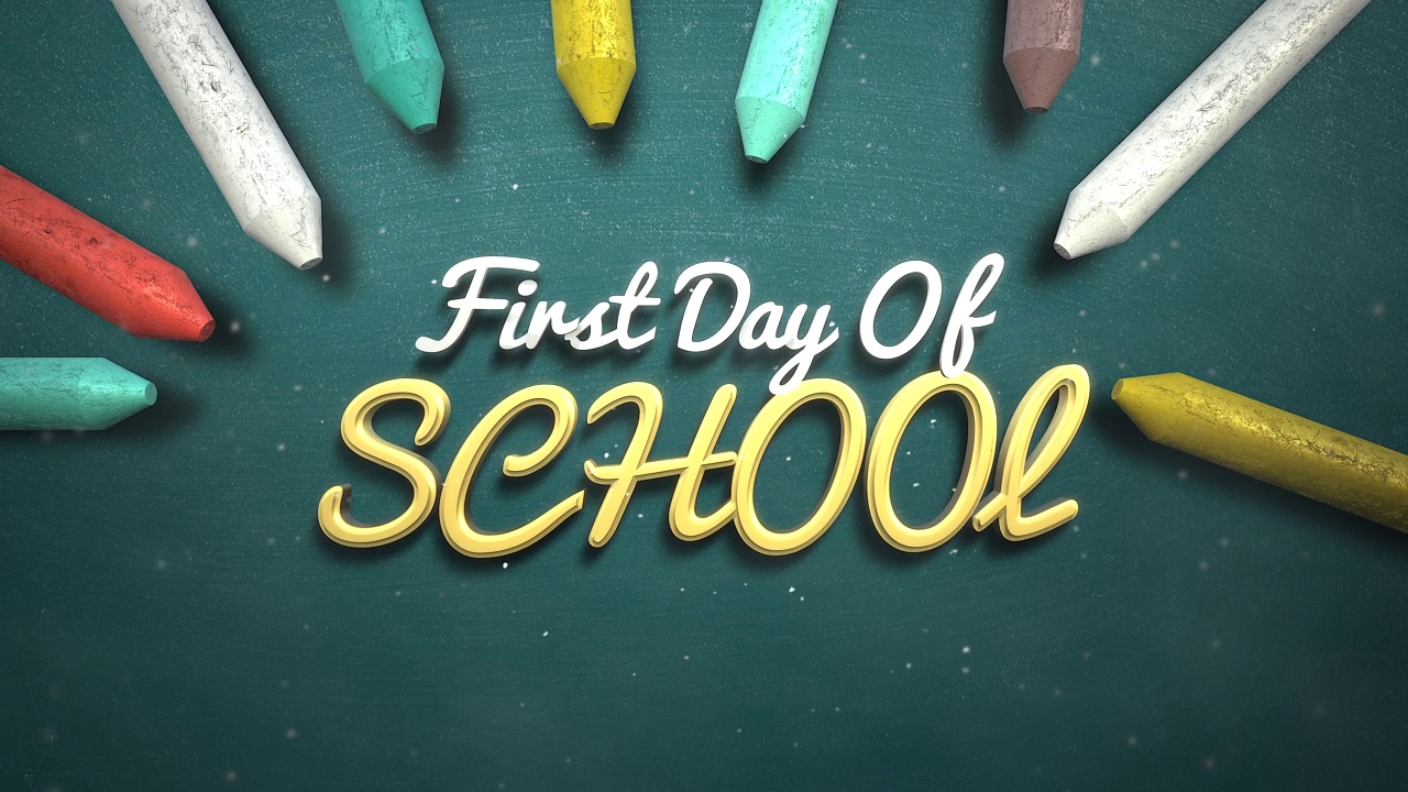 用彩色粉笔在黑板上写《开学第一天》视频素材