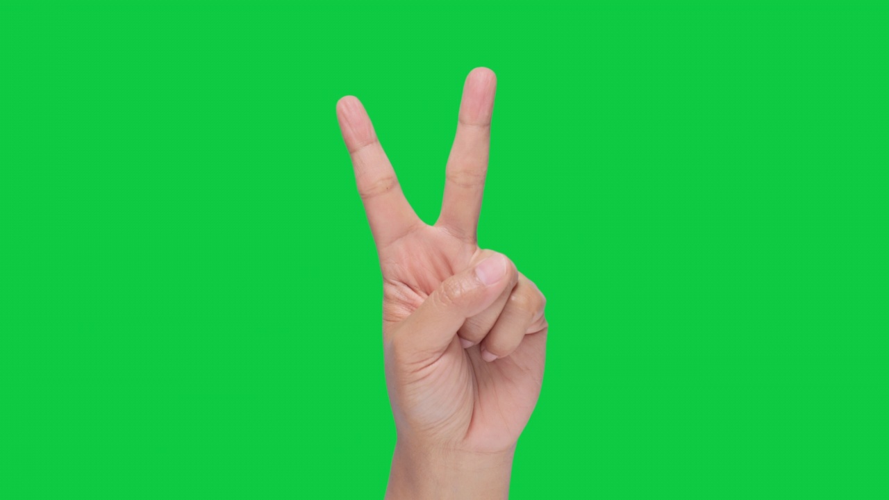 手势(绿幕)- v形手势表示胜利或和平视频下载
