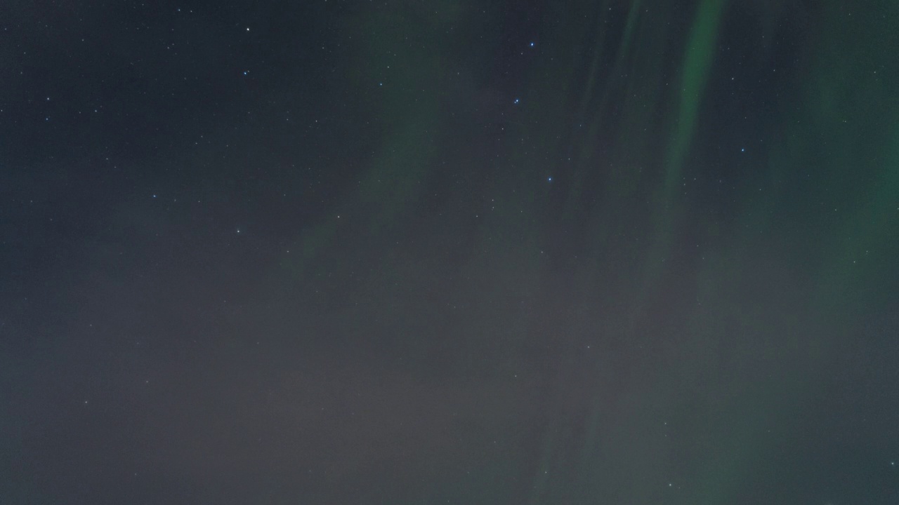 夜空中令人惊叹的极光视频下载