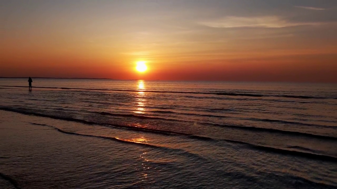 风景如画，美丽的海边日落视频素材