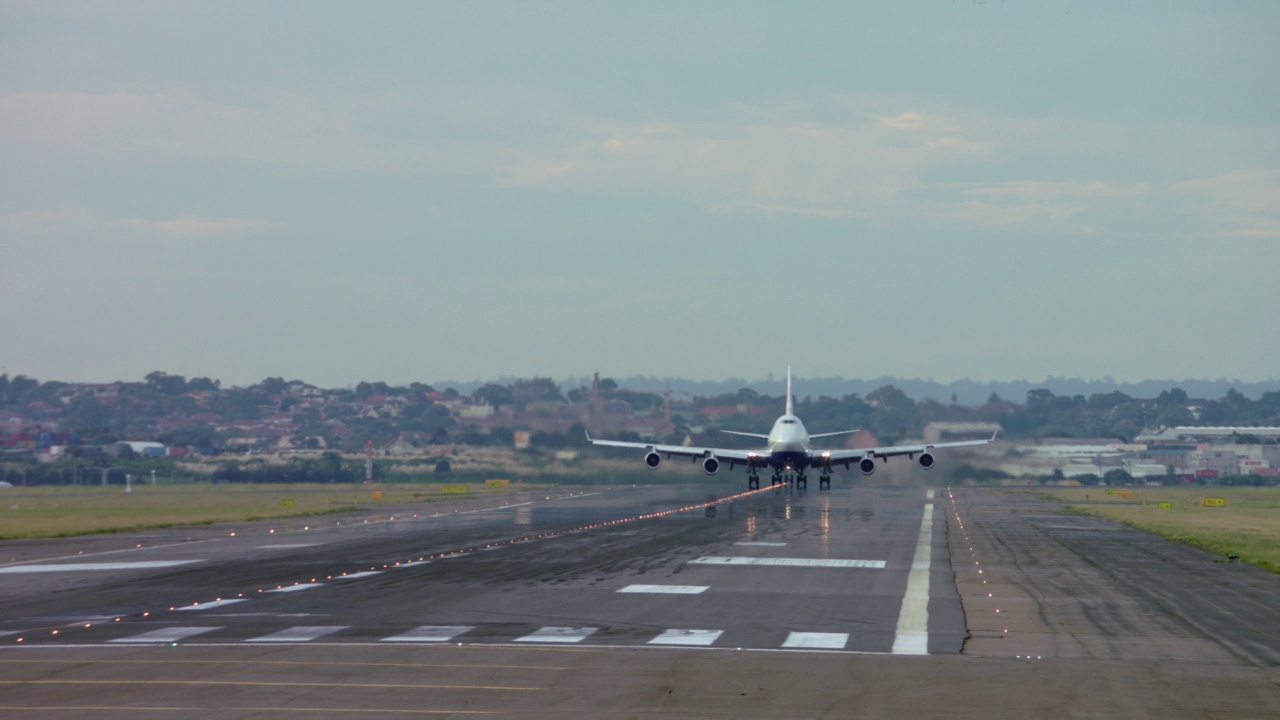澳大利亚悉尼，WS TU波音747起飞视频素材
