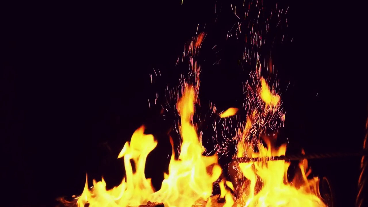 美丽的篝火火焰视频素材