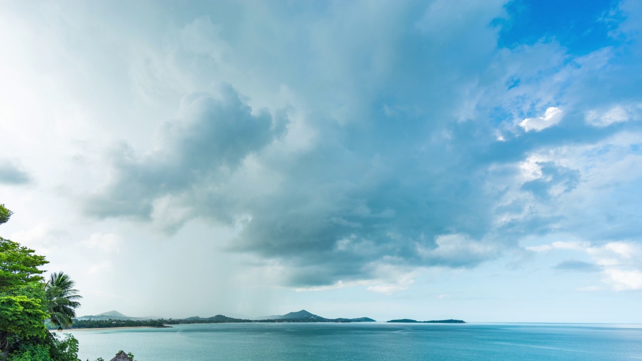 大自然的巨大力量，风暴云在岛上形成的时间推移视频素材
