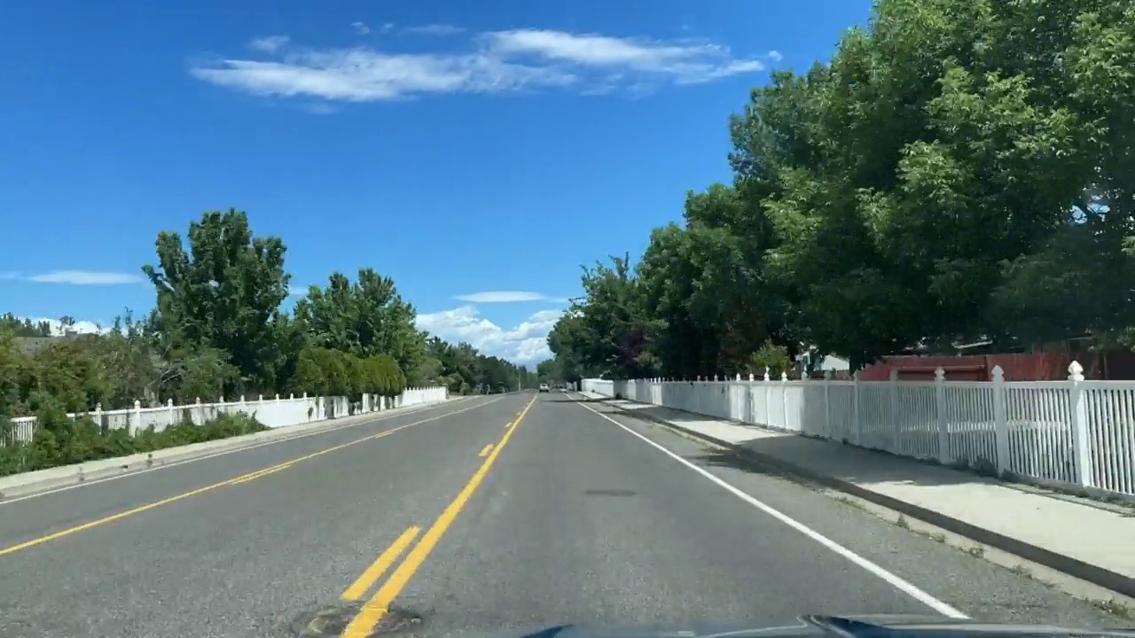 汽车时移旅行在西科罗拉多小镇视频系列视频素材