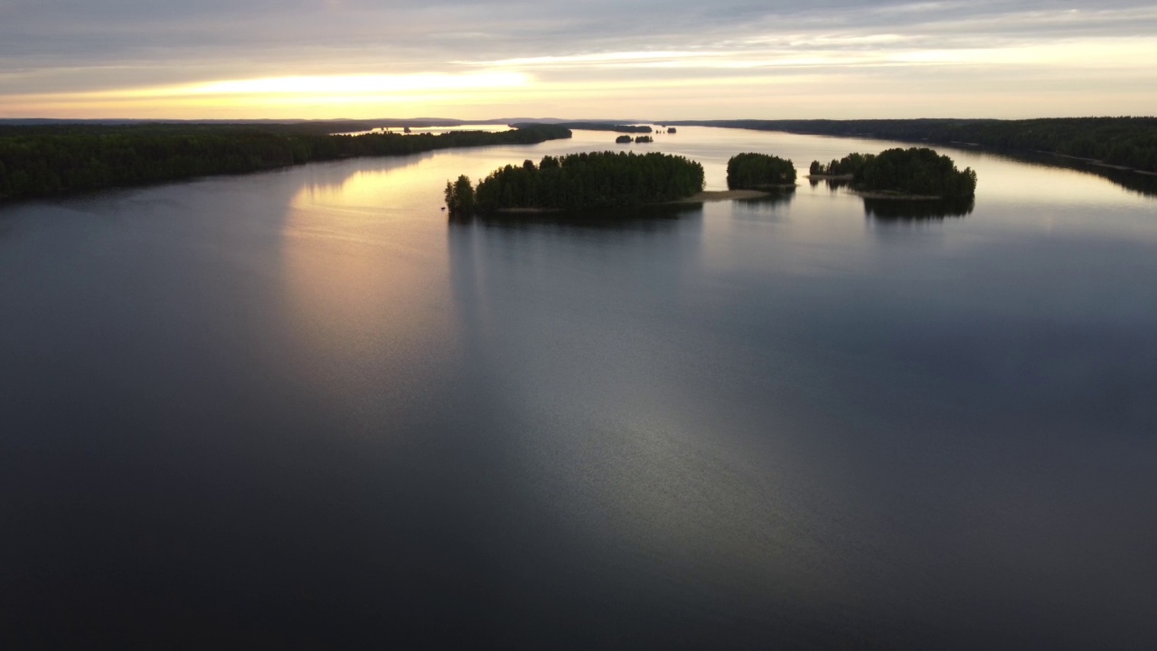 俄罗斯卡累利安湖的日落视频下载