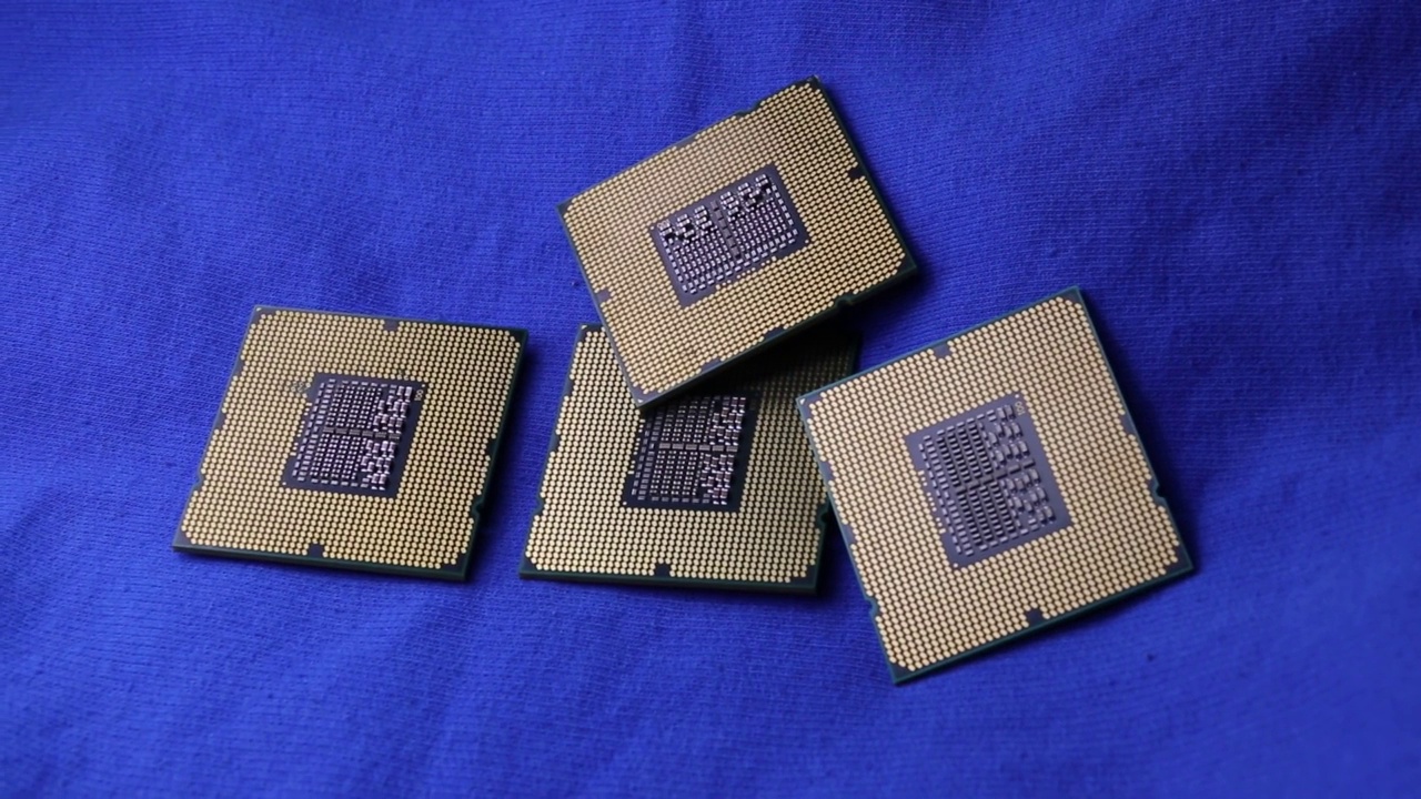 电脑处理器(CPU)特写蓝色背景特写视频素材
