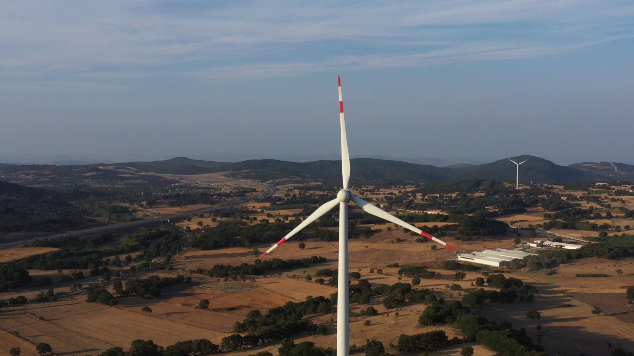 风力发电-用清洁能源和可再生能源生产无人机拍摄视频素材