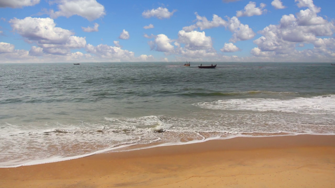 海上渔船-印度喀拉拉邦视频素材