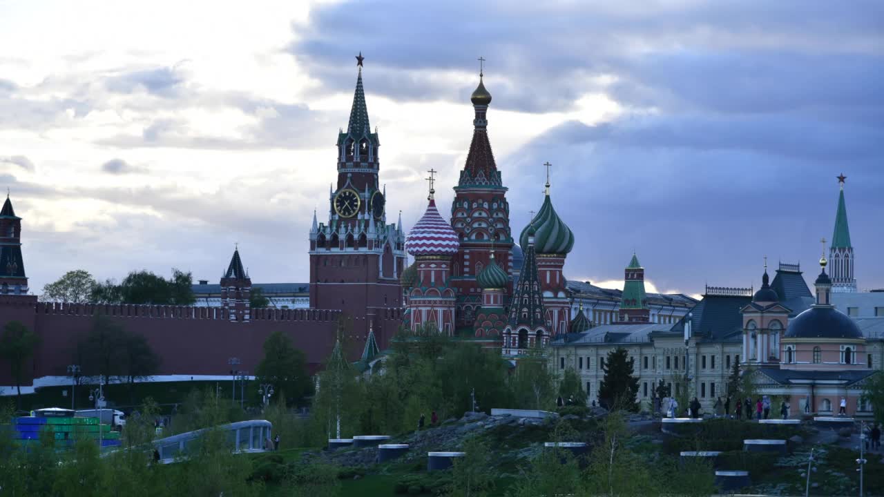 莫斯科克里姆林宫和圣巴兹尔大教堂的延时视频视频素材