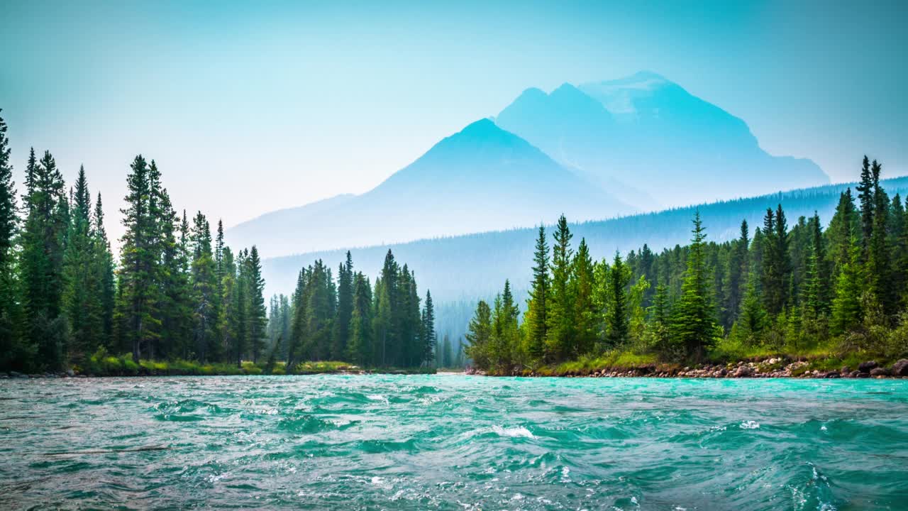 加拿大阿尔伯塔省班夫国家公园的弓河视频素材