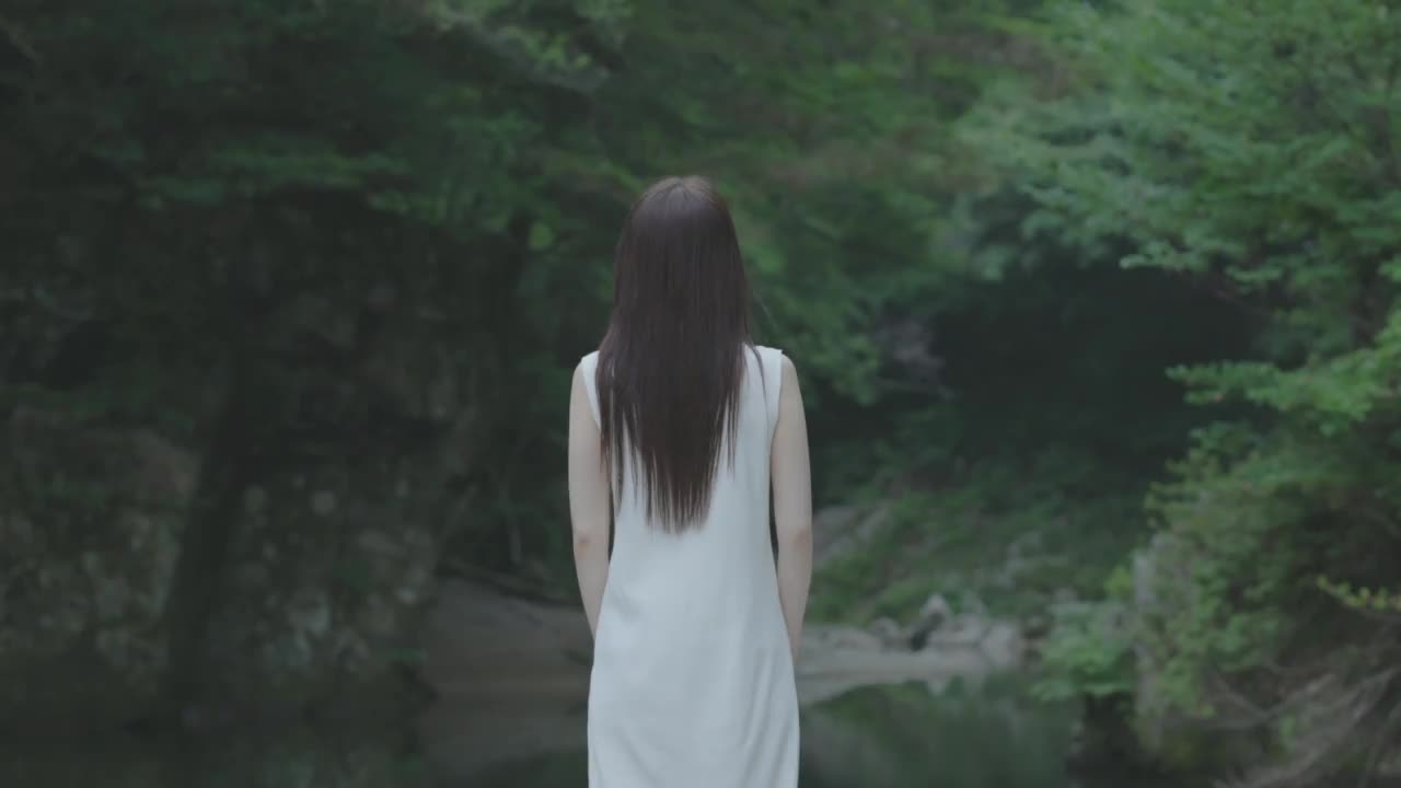 深吸大自然气息的日本女人视频下载