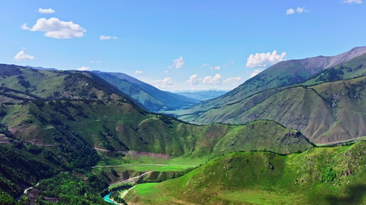 新疆青山自然景观鸟瞰图视频素材