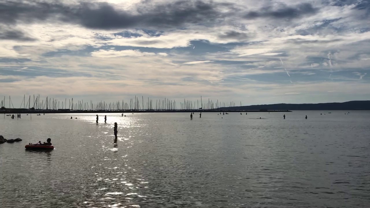 Fenyves湖巴拉顿港夏季景观水上运动高级社会匈牙利Somogy欧洲视频素材