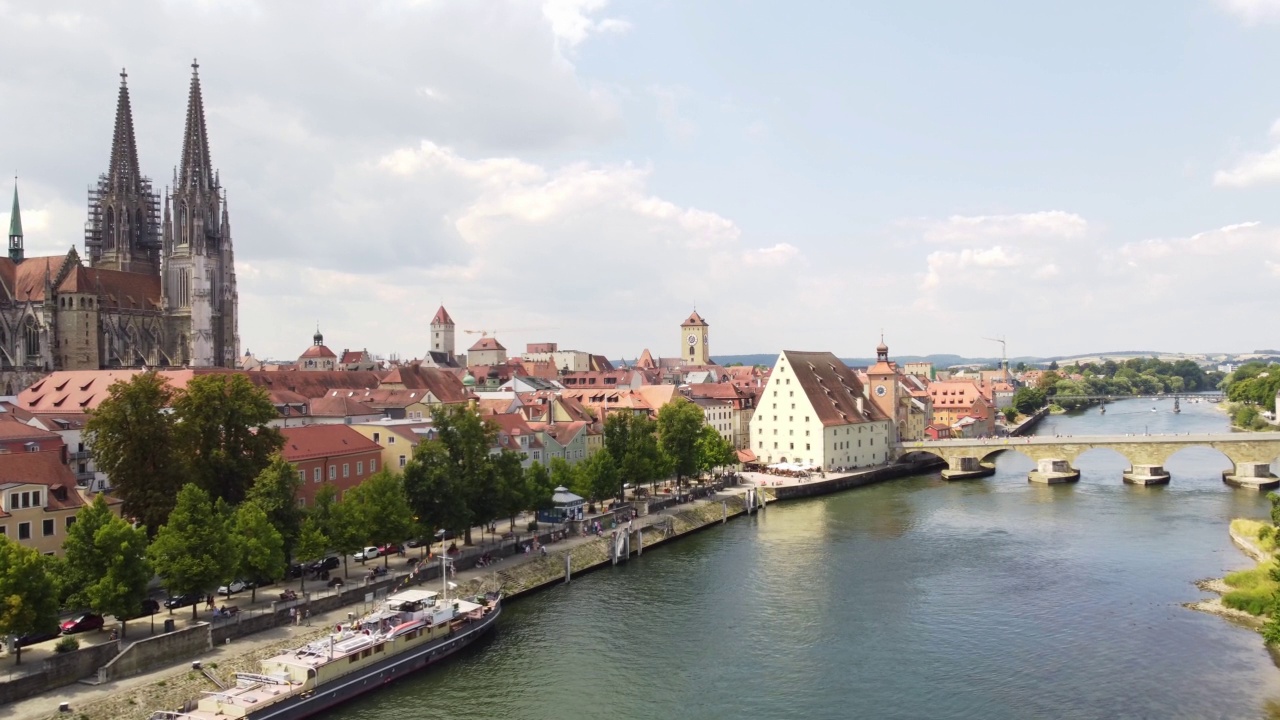 东北部的雷根斯堡老城和多瑙河视频素材
