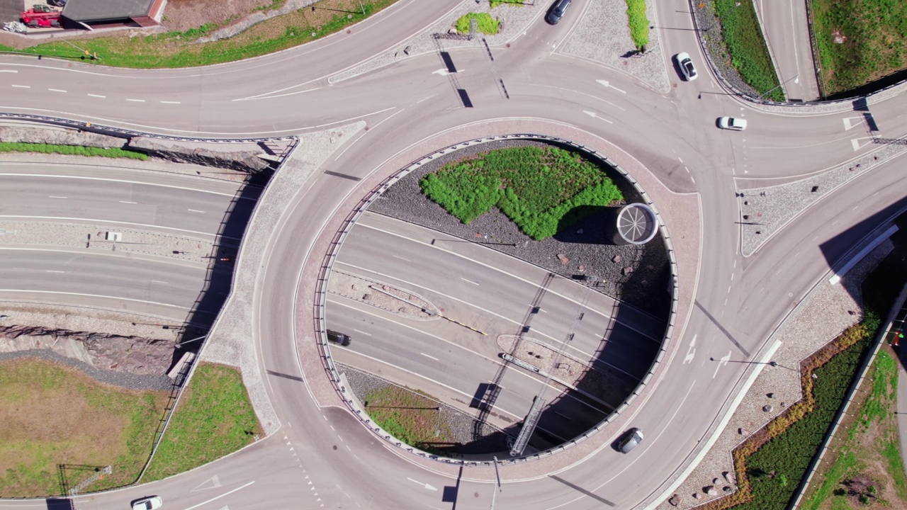 芬兰埃斯波市克哈高速公路的鸟瞰图视频下载