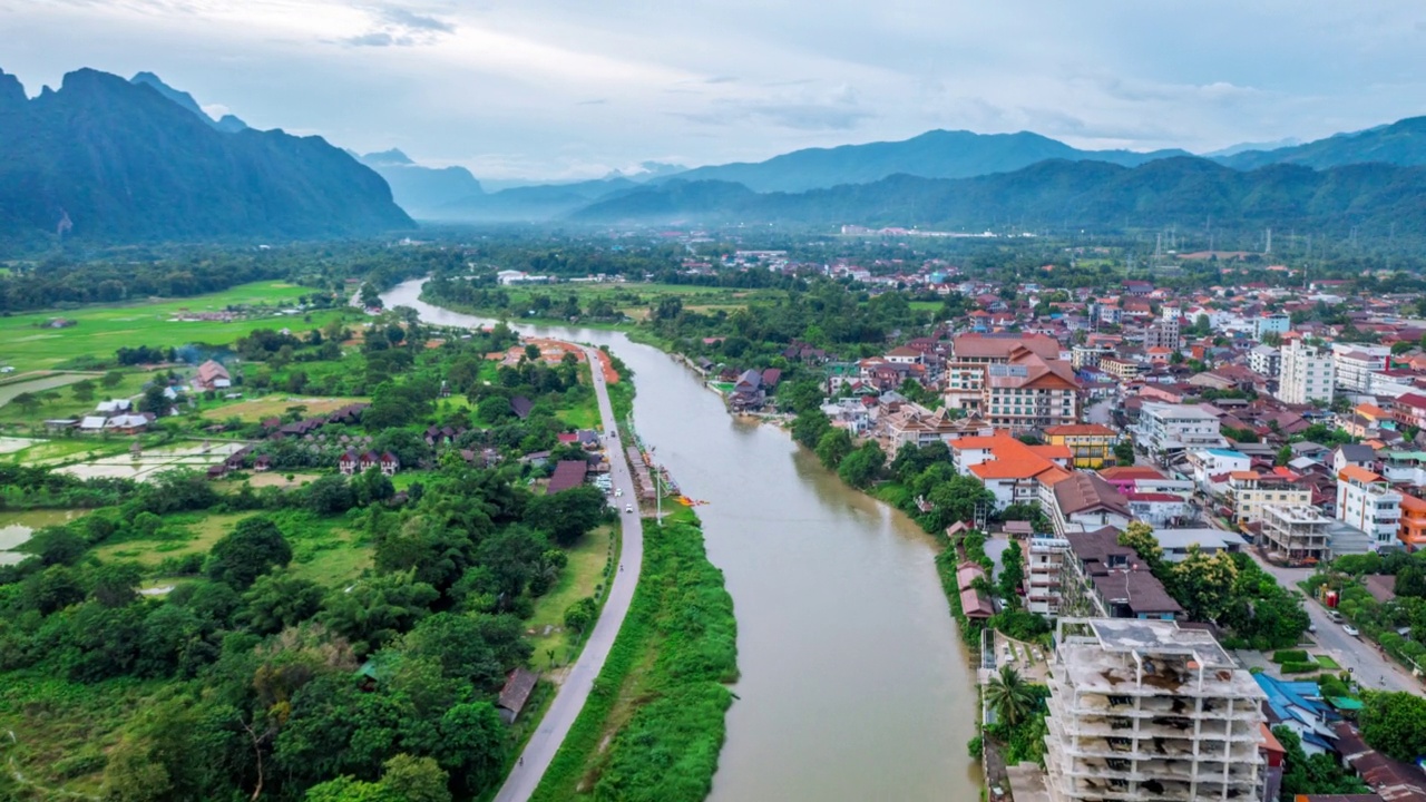 老挝万荣的超薄鸟瞰图视频下载