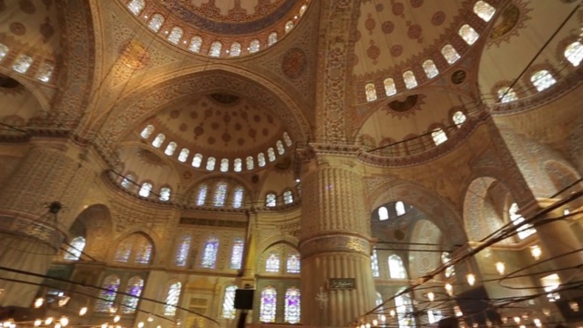 土耳其伊斯坦布尔的蓝色清真寺或苏丹艾哈迈德卡米视频素材