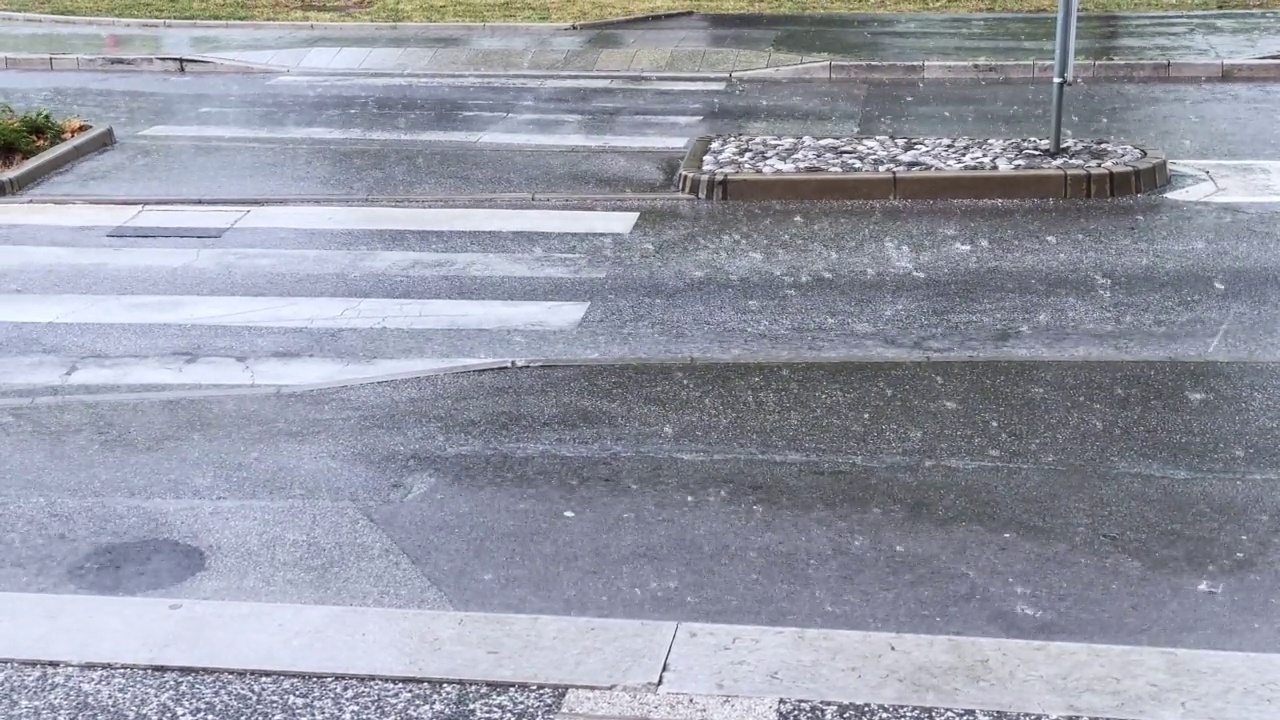 暴雨淹没了街道视频下载