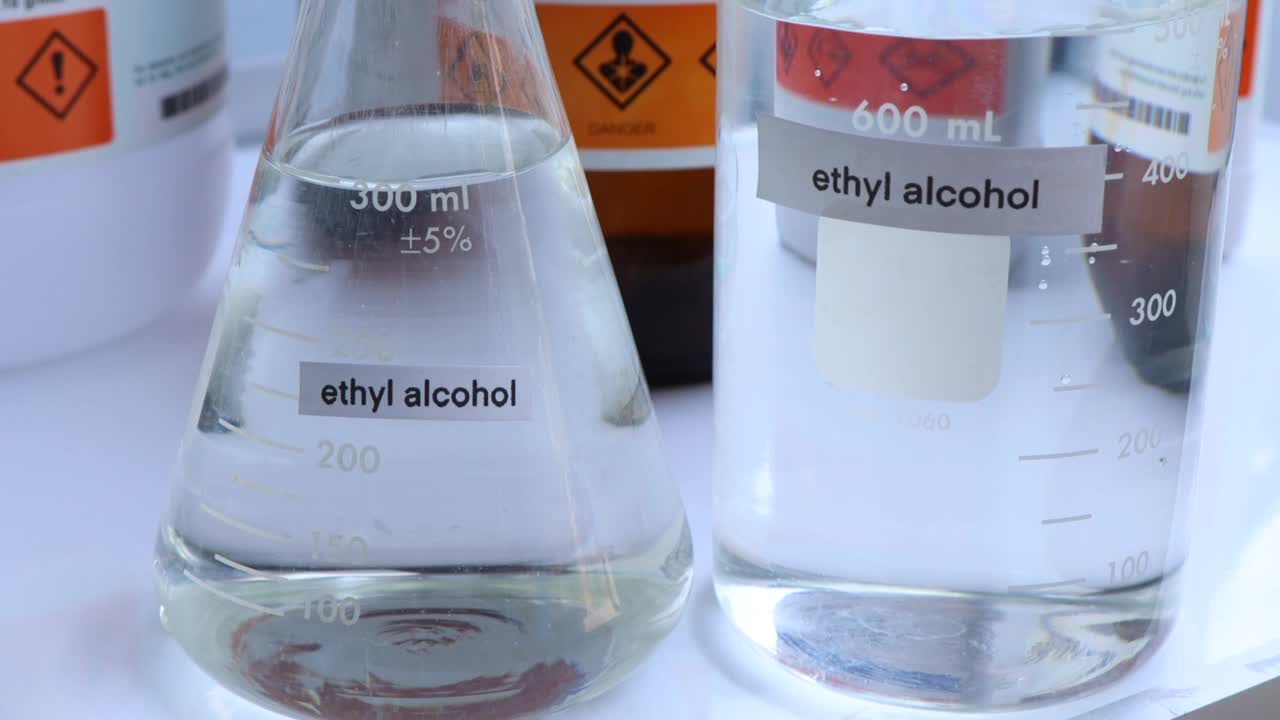 乙醇，一种在实验室中使用的化学物质视频下载