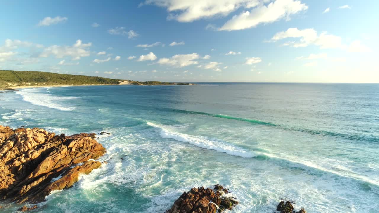 澳大利亚西部的Injidup海滩鸟瞰图-无人机4K -股票视频视频素材