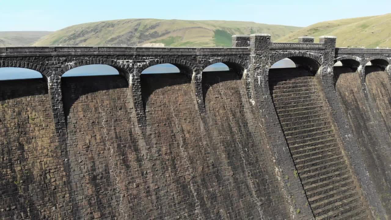 威尔士中部的Claerwen大坝视频素材