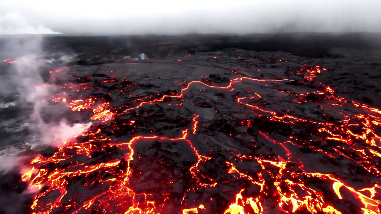 雾火山熔岩Fagradalsfjall冰岛FPV无人机深缓慢飞越视频素材