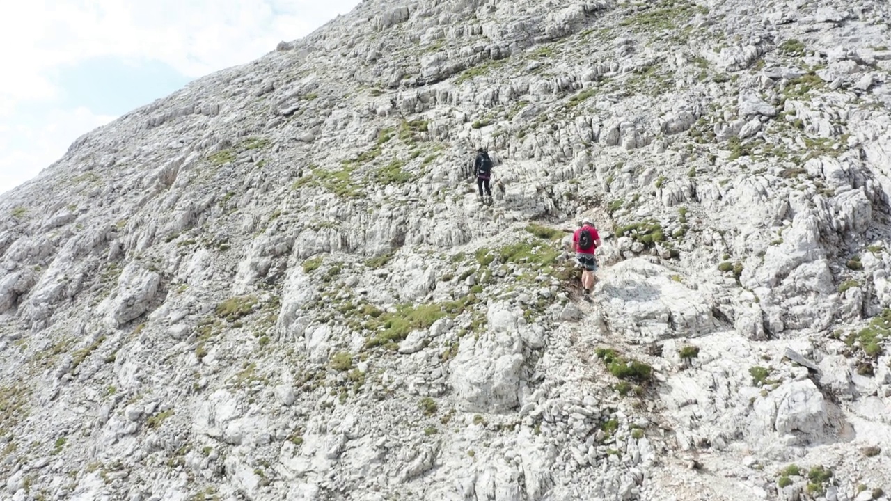 登山者在山上，Passo Giau, Dolomites，意大利视频下载