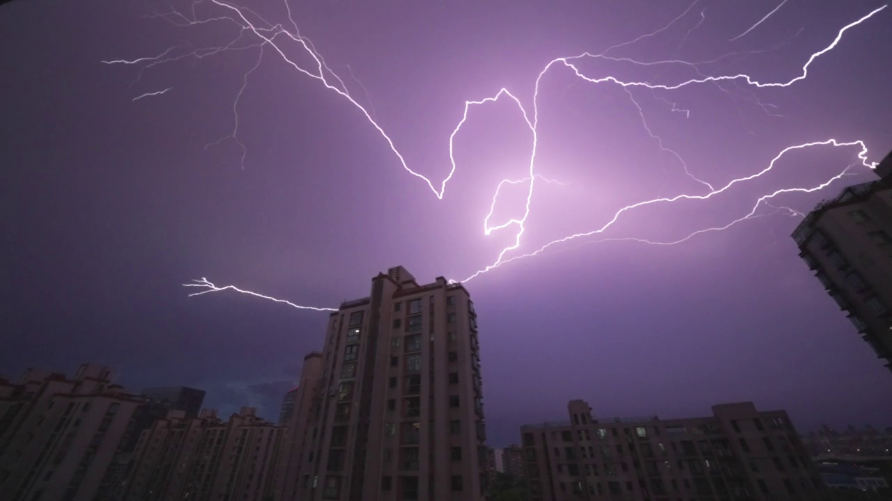 上海上空闪电风暴，超慢镜头视频下载