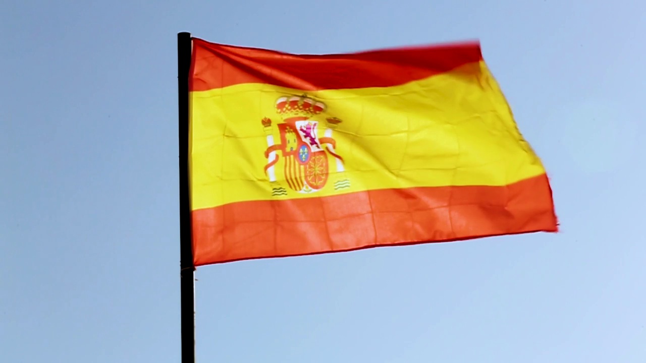 飘扬的西班牙国旗视频素材