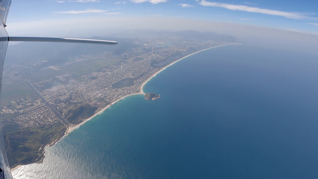 从飞机上鸟瞰里约热内卢视频下载