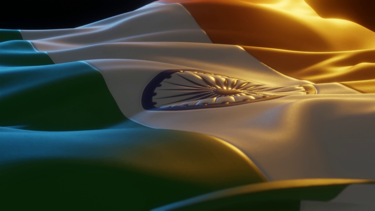 印度国旗近距离从低角度与温暖的环境照明，3D渲染视频下载