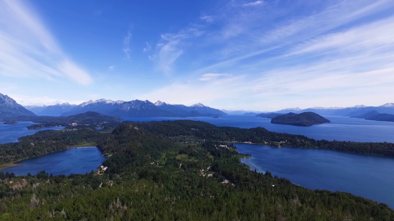 阿根廷巴塔哥尼亚巴里洛切的山和湖的镜头视频素材